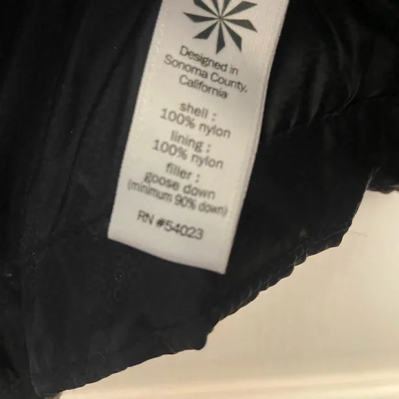 Athleta Puffer Vest - Picture 4 of 5